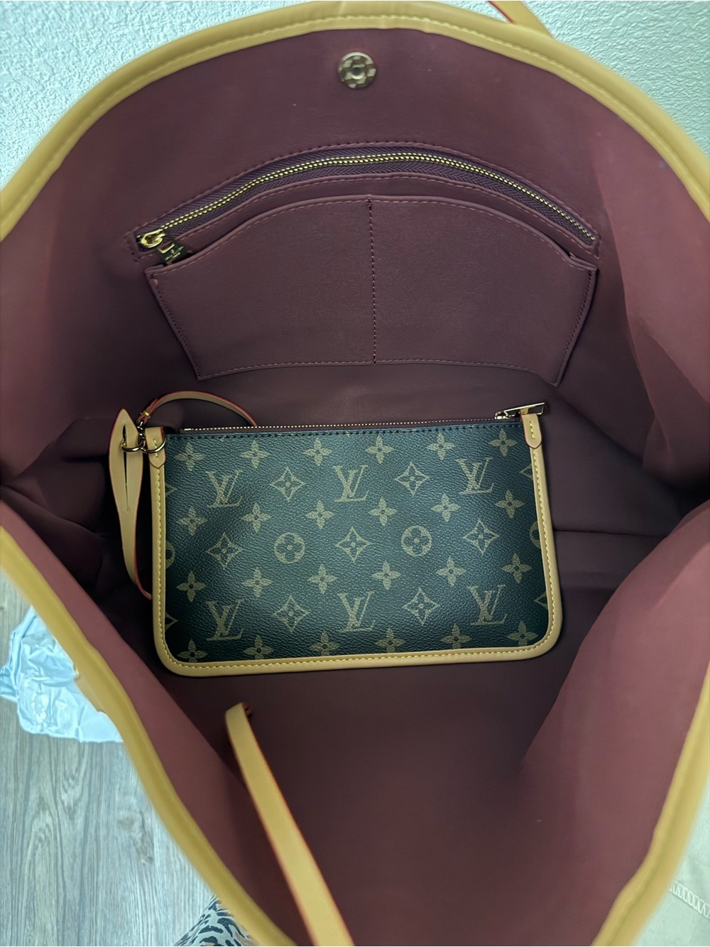 Fashion Brown Monogram Hobo Shoulder Bag with Pouch | NWOT - Picture 4 of 7